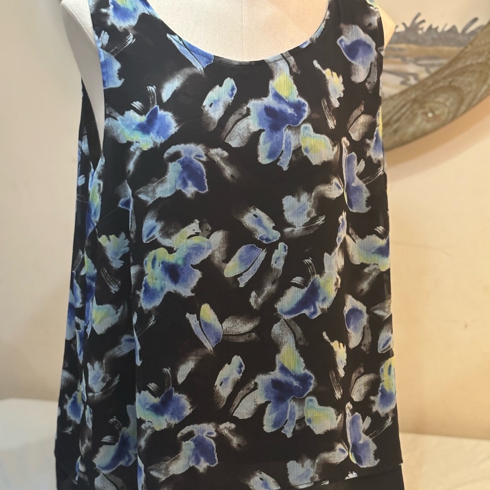 Apt. 9 Black and Blue Floral Tank Top